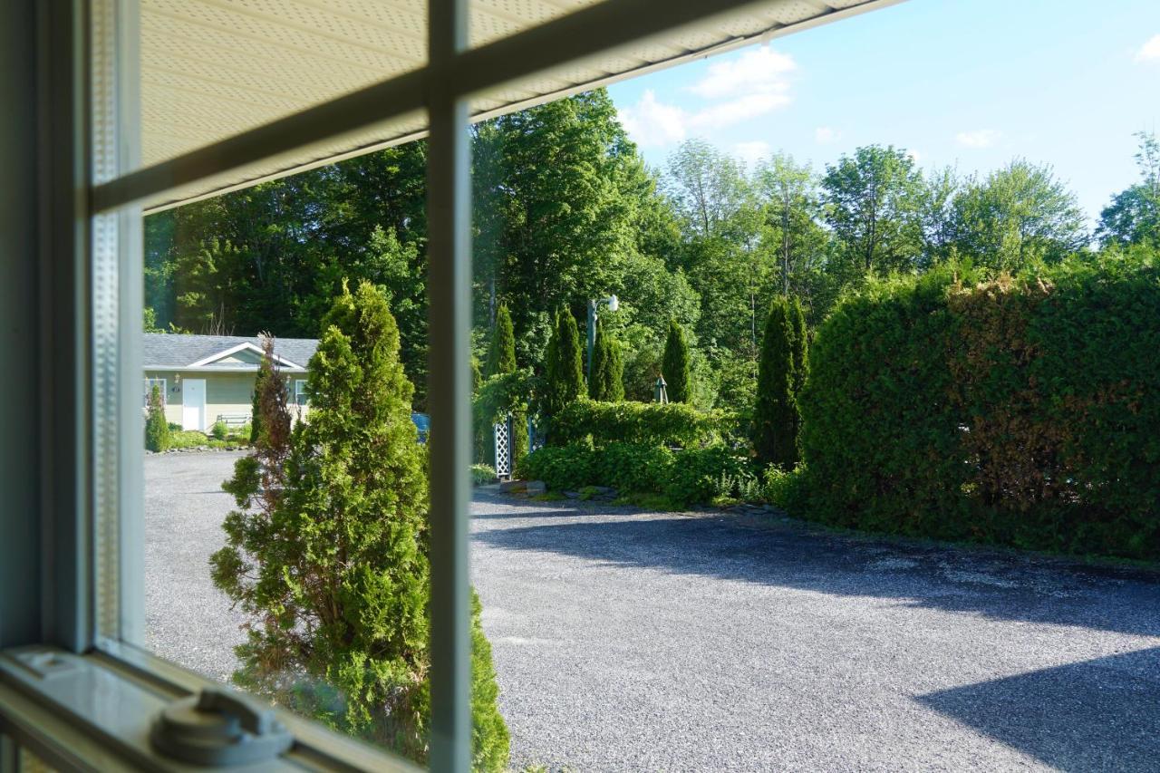 Motel Des Cedres แชร์บูร์ก ภายนอก รูปภาพ
