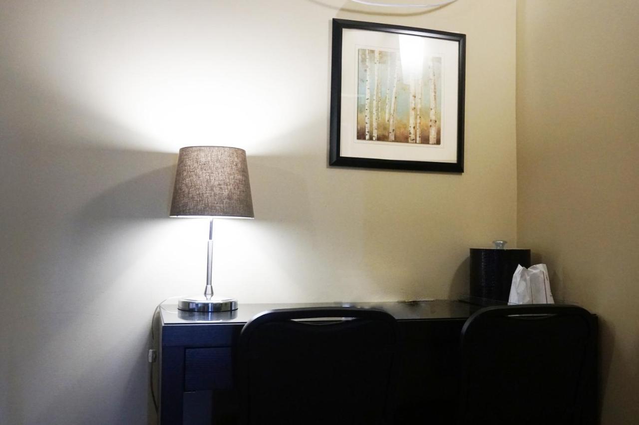 Motel Des Cedres แชร์บูร์ก ภายนอก รูปภาพ