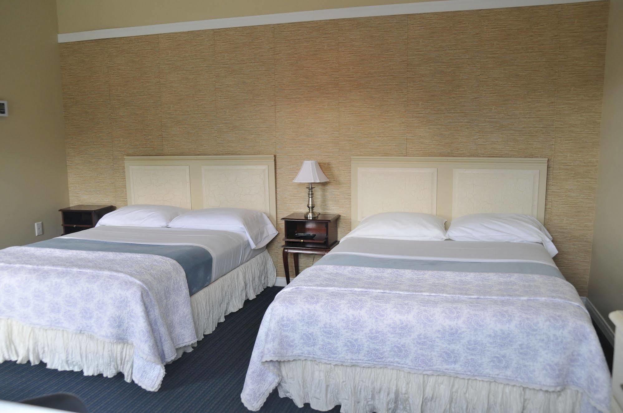 Motel Des Cedres แชร์บูร์ก ภายนอก รูปภาพ