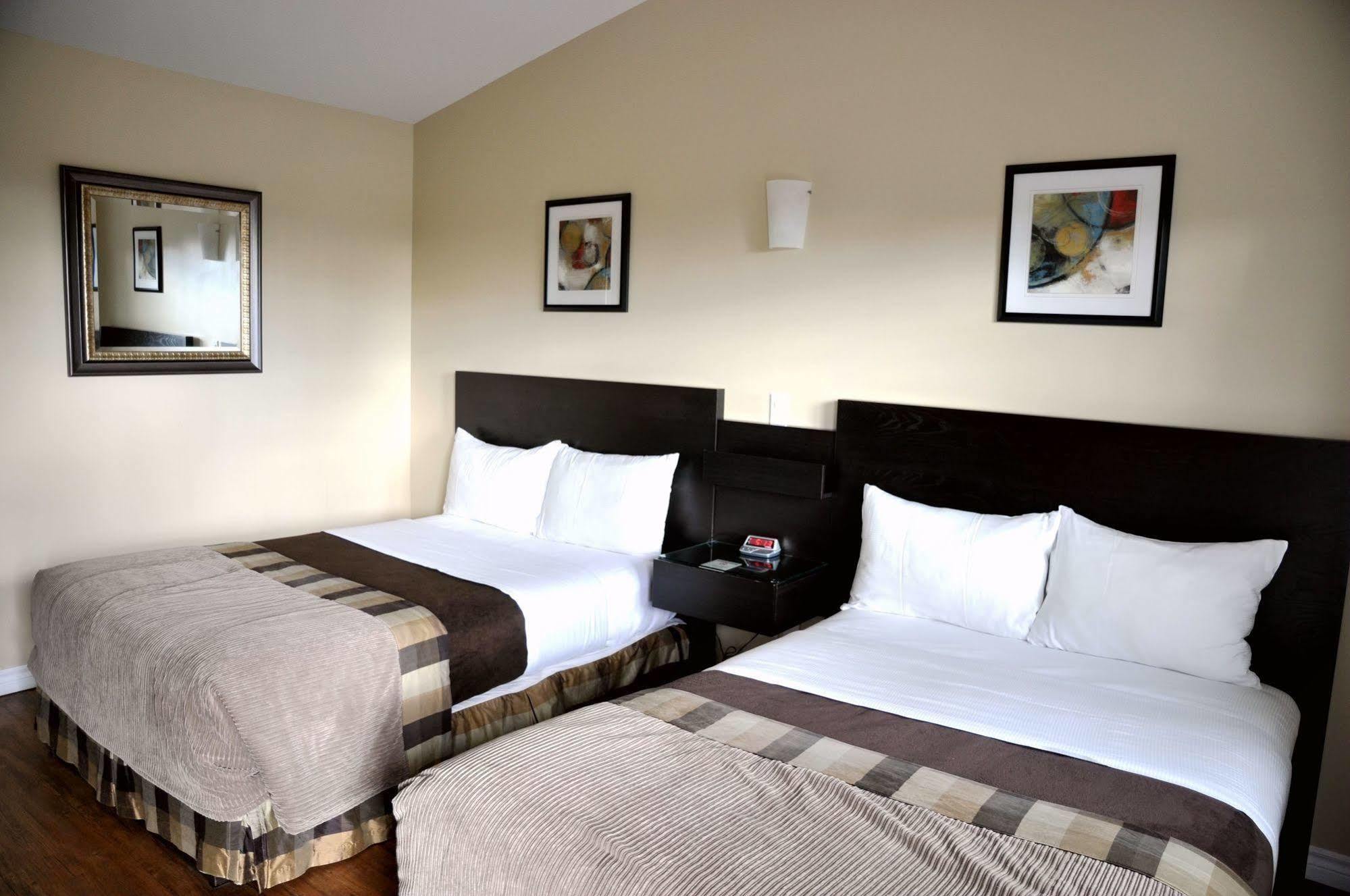Motel Des Cedres แชร์บูร์ก ภายนอก รูปภาพ