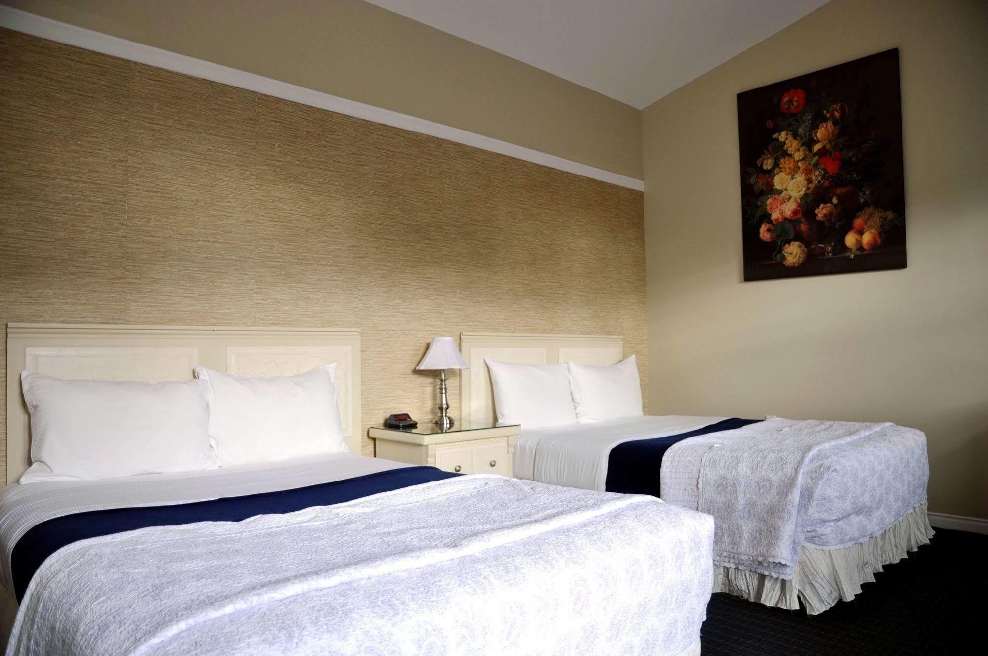 Motel Des Cedres แชร์บูร์ก ภายนอก รูปภาพ